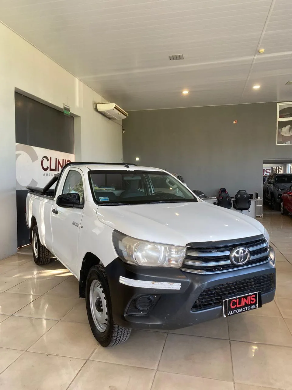Toyota Hilux Cabina Simple 4x4 — imagen 1 de 3